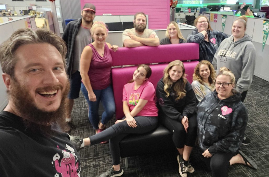 kayfae1's tweet photo. Creating the BEST experiences for our customers is what we do!! ❤️Sneak peek at some of our #TForce teams from across the US staying #energized and doing what we do best, serving YOU! @eelison1 @csandoval111 @JoePreston01 @TMobileHelp https://t.co/lZlQuWJla7