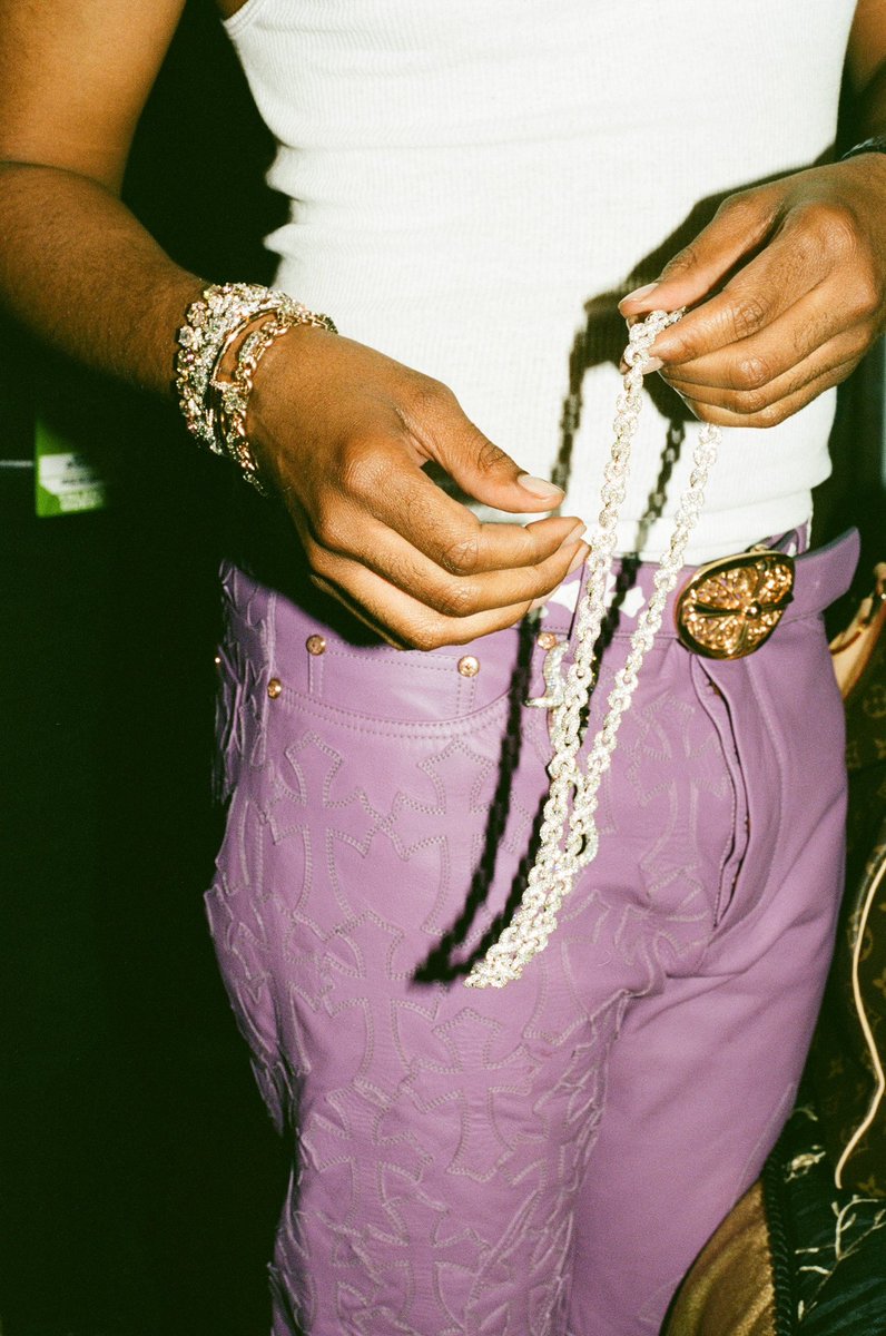 we don’t set trip we set trends ⛓️✝️