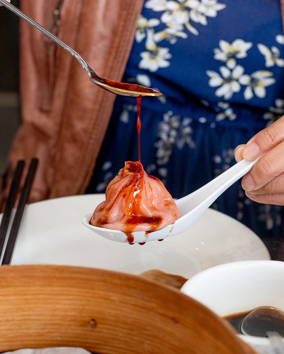 SFChiliHouse's tweet photo. Soy sauce vs. chili oil. 🥢 Let us know what sauce goes best with dumplings. #DimSum #ChiliHouse #Dumplings #XLB https://t.co/u4Sp5dHK5c