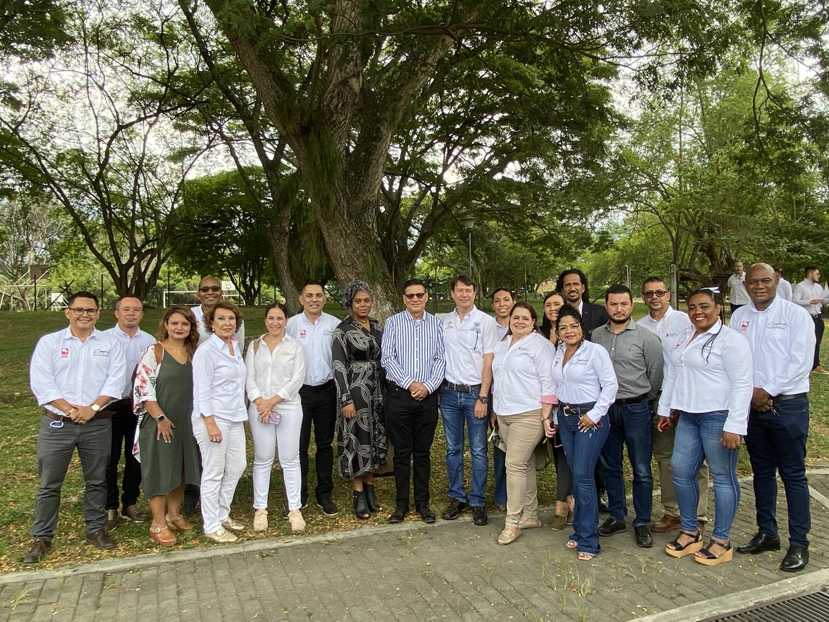 <a href="/Mineducacion/">MinEducación</a> <a href="/AlcaldiaFlorida/">Alcaldia Florida V</a> <a href="/UnivalleCol/">Univ. del Valle</a> <a href="/ProPacificoOrg/">ProPacífico</a> Se concretó lo que será el #CentroUniversitario de📍Florida y se lograron acuerdos, conformando un comité de planeación para garantizar contar con el #Centro que transformará la vida de los jóvenes floridanos y vallecaucanos.

<a href="/AFEColombia/">AFE Colombia</a> <a href="/RedEAmerica/">RedEAmérica</a> <a href="/GobValle/">Gobernación Valle del Cauca</a> <a href="/Mineducacion/">MinEducación</a>