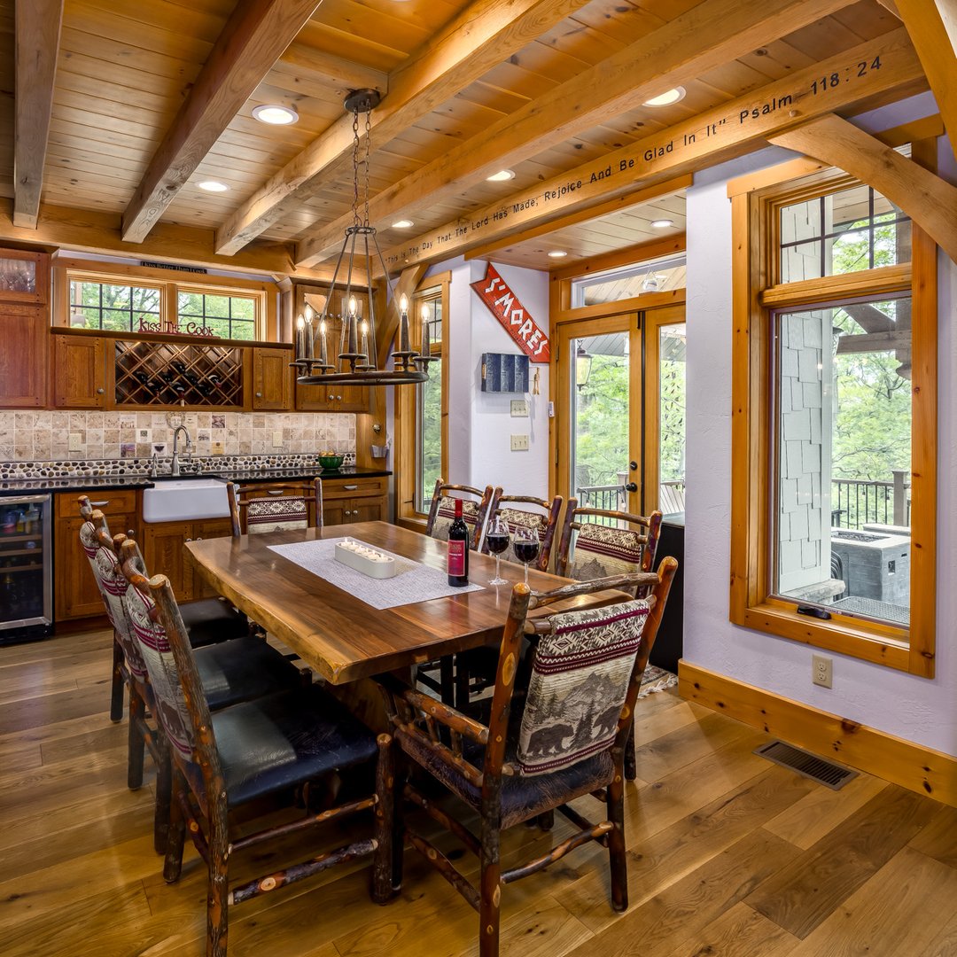 kris_slp's tweet photo. Timber frame home build by Oakbridge Timber Framing
@oakbridgetimber_framing
#woodwork #customhome #hammerandchisel #dreamhome #bespoke #rustic #craftsmanship #architecture #woodhome #homeinspo #handcrafted #centralohiobuilder #timberframe #realestate #centralohiophotographer # https://t.co/5eqb2qibGK