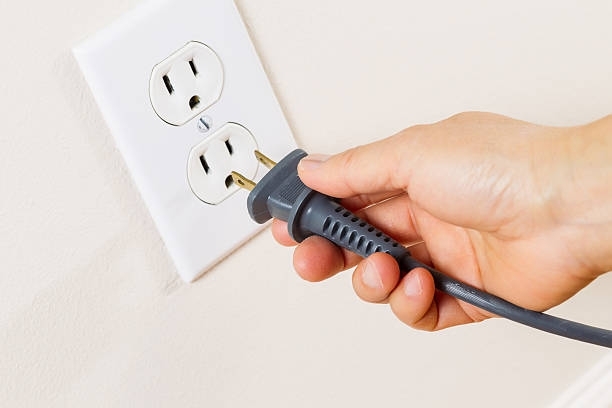 SabinAssociates's tweet photo. It's important to educate your home or office on the principles of electrical safety to keep everyone safe. These include unplugging small appliances when not in use, turning them off before unplugging them, and never pulling on the cord to unplug a device. https://t.co/ot9fRwxmVq