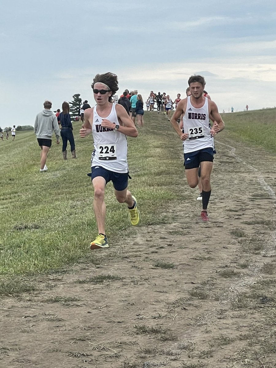rrgoracke's tweet photo. Waverly XC Meet.  Boy JV. https://t.co/1y828JesxY