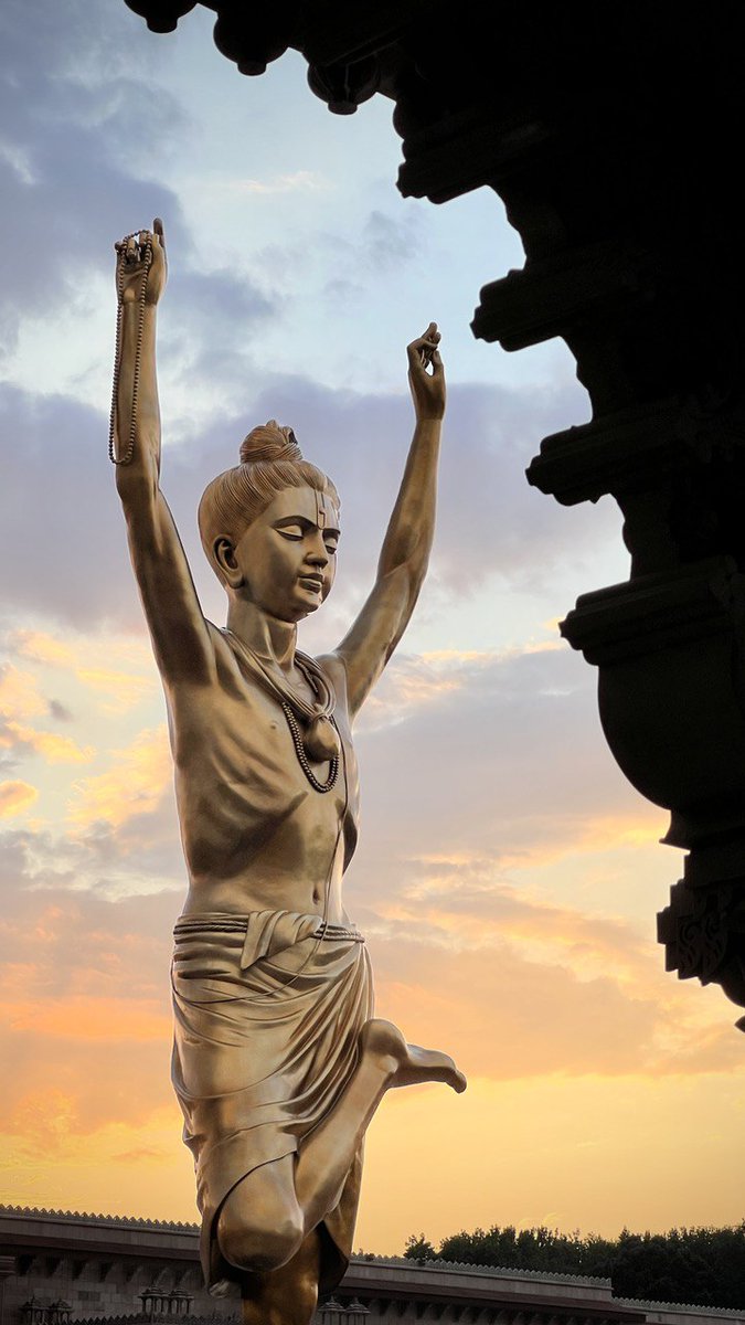 akshardham_usa's tweet image. Under the warm embrace of the sunset, the murti of Nilkanth Varni stands tall, an homage to the message of unity and harmony in a world of constant change.
How do you find moments of peace in your daily life? Share below.
#Akshardham #UnityInHarmony #EveningReflections