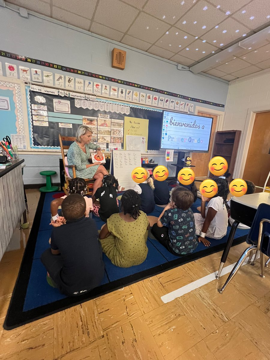MissEuceda's tweet photo. Dot Day at @WHOwenES thanks to our principal @rachelandress for sharing with us 💖 Gracias https://t.co/6UETWkTRVr