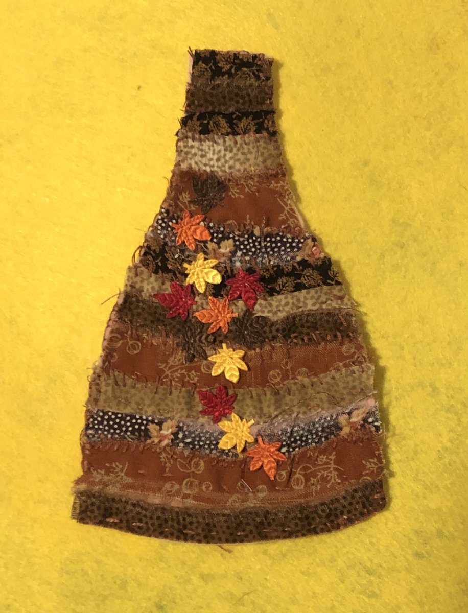 Definitely feeling like #Autumn has arrived .
Let’s celebrate with an Autumnal bottle oven kiln.A unique Hand sewn #slowstitch panel .#lovestoke @StokeCreates @MadeinStokeonT #bottleoven #HeritageOpenDays #textile #thePotteries #giftidea #madeinBurslem #patchwork #sewn #madebyme