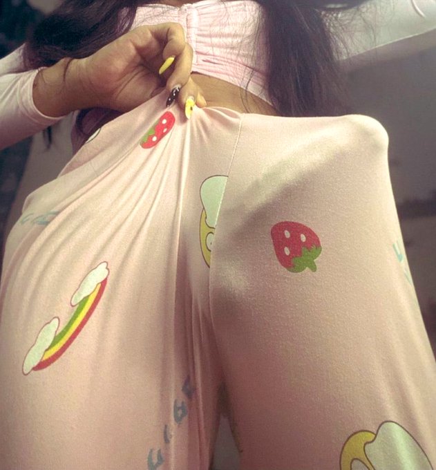 انا مش عامله ملجا في شقتي اليقولي اجي اخدمك واليقولي اغسلك الهدوم مش عايزه كده انا شيميل عارفين يعني ايه يعني بنيك وباخد فلوس ورايا انا كمان التزامات وبصرف وطلبات وبحتاج  حاجات كتيره برضو العايز سشين لازم يدفع مش كده ولا ايه وامور الشحاته انك تجي تخدمني دي ببلاش لا