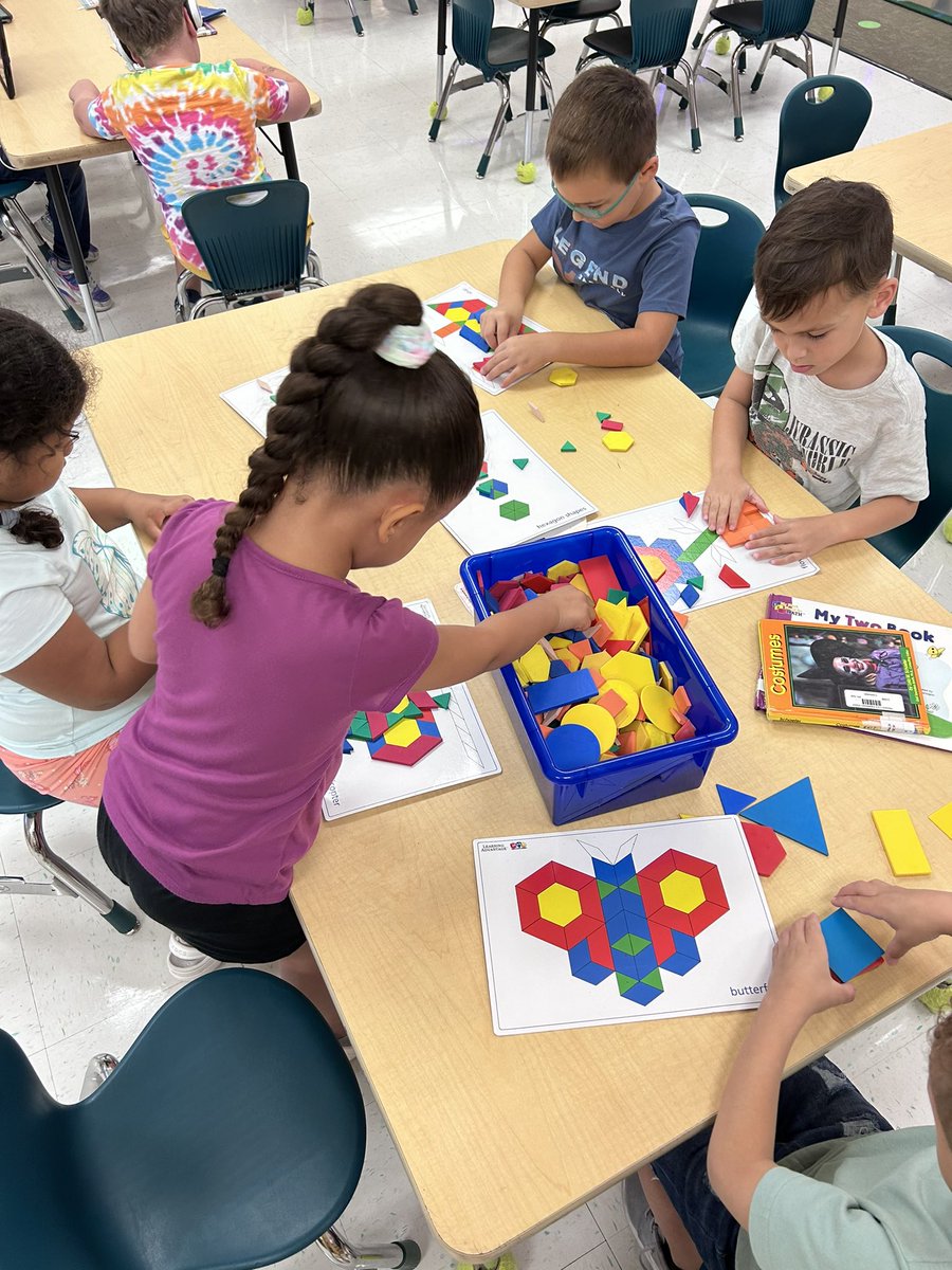 ADouglasVCS's tweet photo. Our fun filled week @VCSManateeCove https://t.co/Mq7PqjmEBT