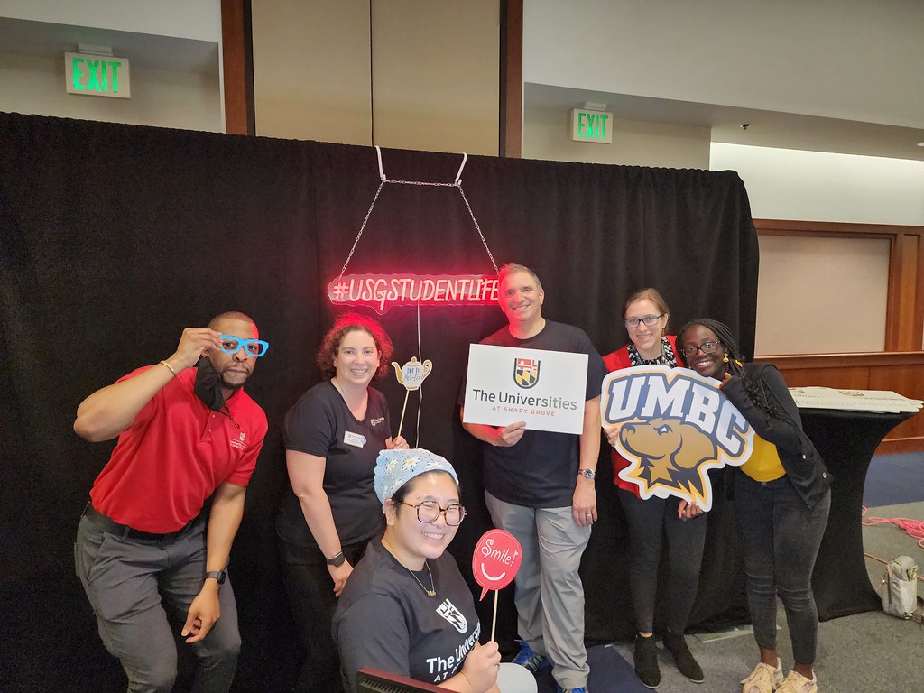 UatShadyGrove's tweet photo. This week USG hosted its #USGFest for students to gather together and enjoy food games, giveaways, contests, information tables, and more. Check out the photos here: https://t.co/YRQHrtLFLq https://t.co/uvpOgdSuFW