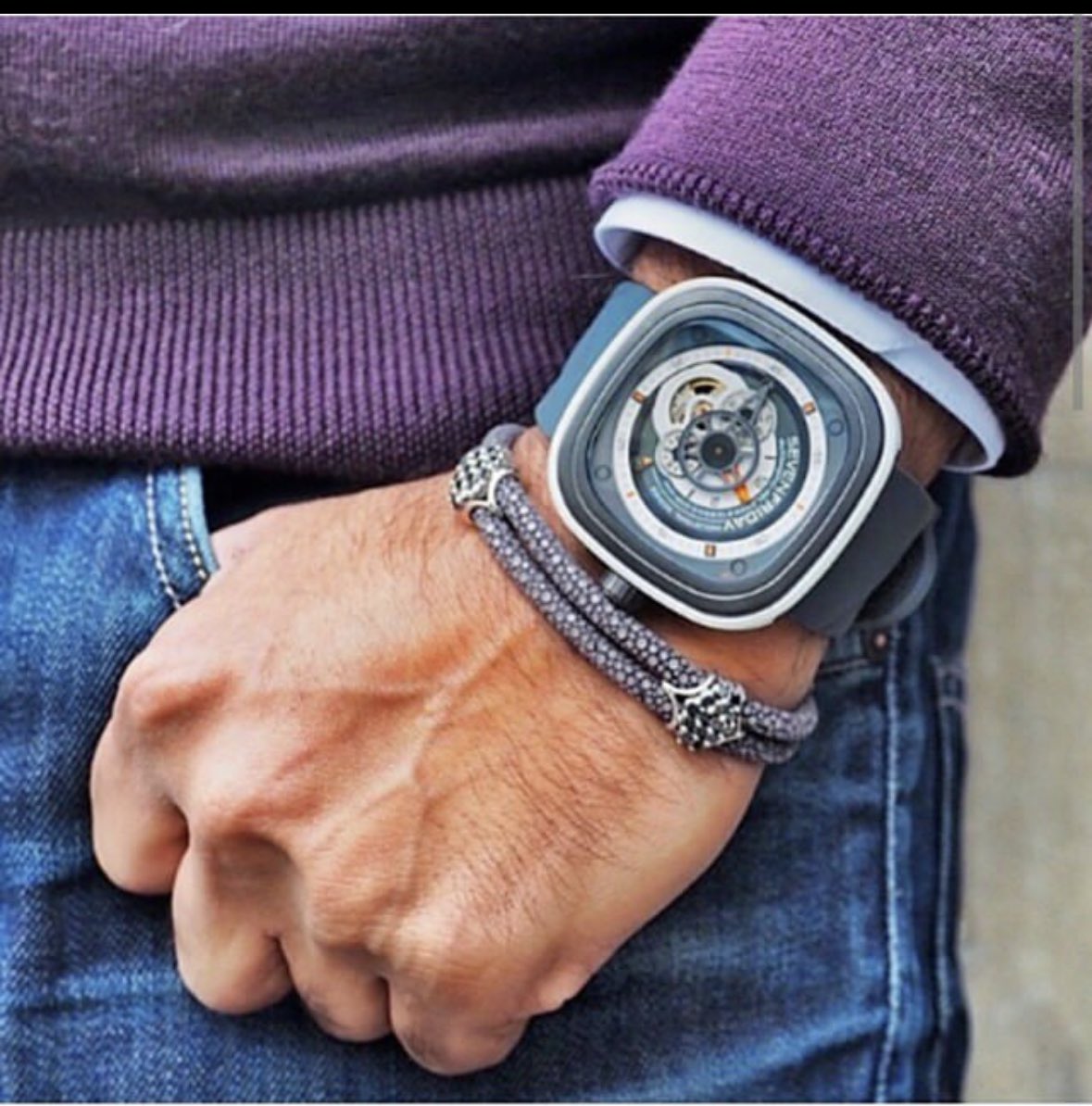 Her şeyi zamana bırak. İşte o zaman, lokmalar yutulabilecek kadar küçülür

#aşk #Zaman