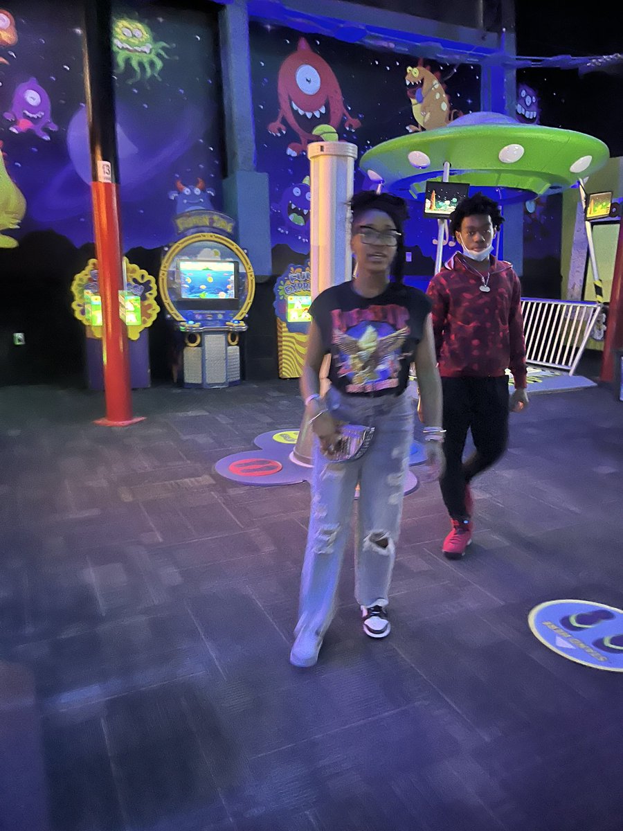 heyward_gibbes's tweet photo. In celebration of our 15 Days Perfect Attendance challenge, our 8th grade students were out having a field experience at wonderworks in Myrtle Beach! #WaytogoEagles #Attendancematters https://t.co/XUEh62EXoD
