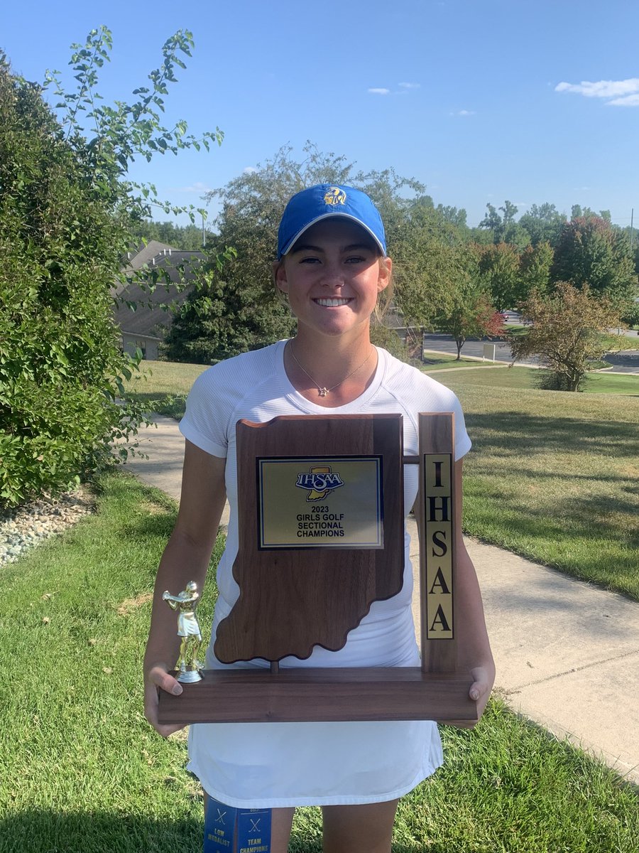 Sectional Champions!!  The Spartans shoot 291 to win the Homestead sectional at Chestnut Hills.  Cassie Ayres was medalist with a 67 (-5), Eliza Saal shot 70 (-2), Scarlett Senk shot 72, Bree Noll 82, and Domenica Casini shot 83.