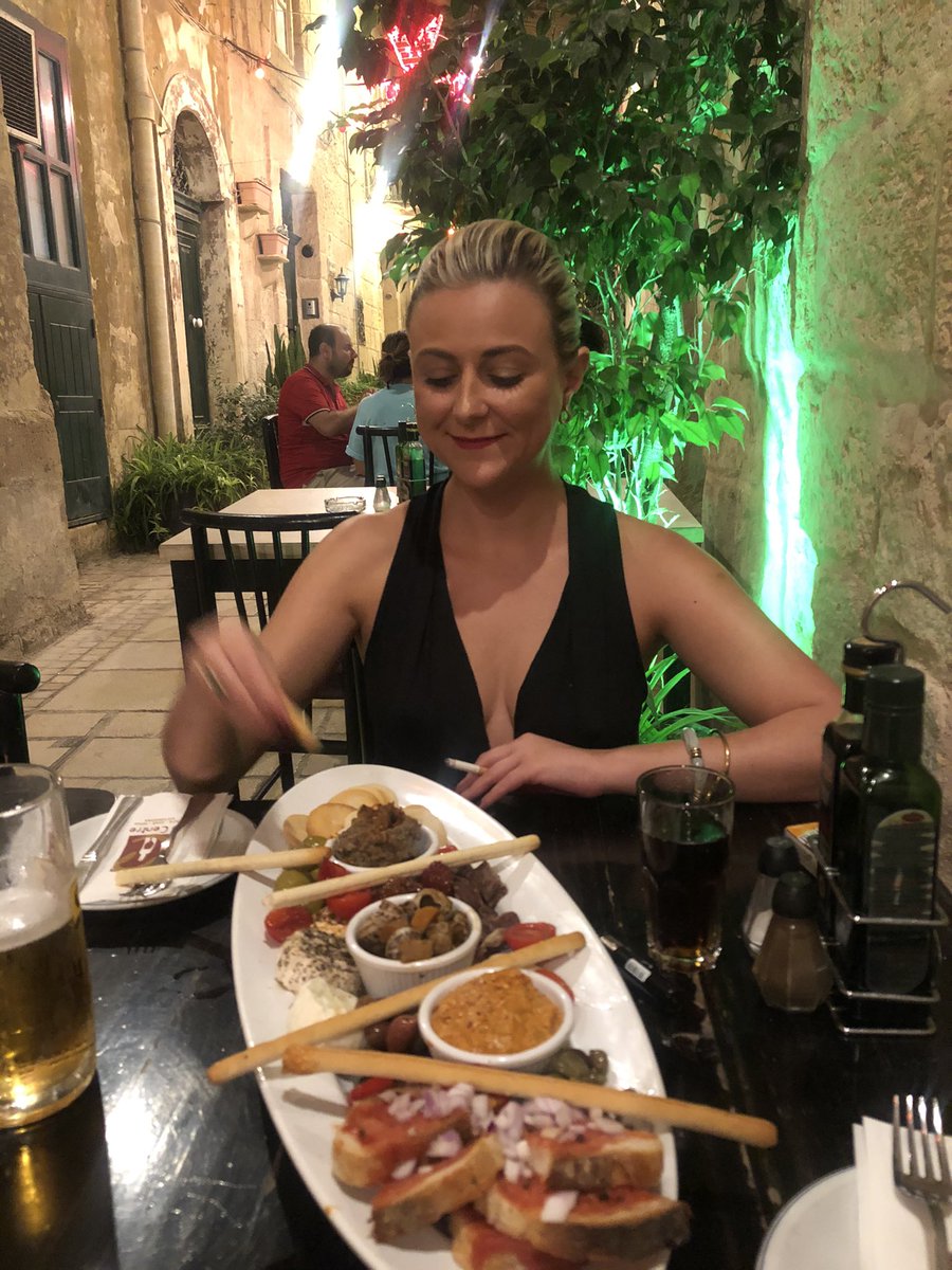 nicoleparnis's tweet photo. The face of someone who’s playing a DJ set in Sicily next weekend 💜 https://t.co/HjC5o1sZnJ