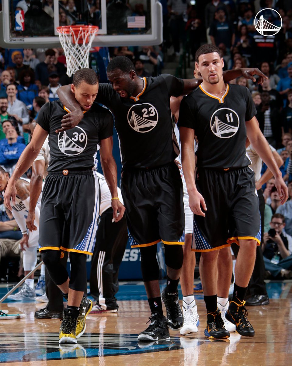 warriors's tweet photo. Loading ... Year 12 together https://t.co/eTnu5wmpv1