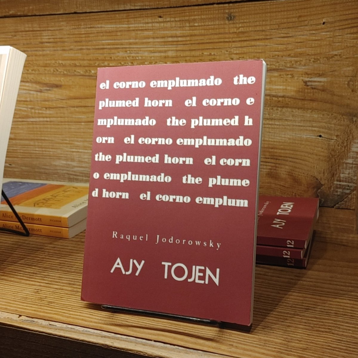 dulzorada's tweet photo. Shout out to our friends at @WildDetectives in Oak Cliff, TX for always supporting us and featuring our books! ❤️
Ajy Tojen by Raquel Jodorowsky is a facsimile reprint of El Corno Emplumado #12, the mythical 1960s bilingual poetry magazine... https://t.co/7DXcRl1i1I