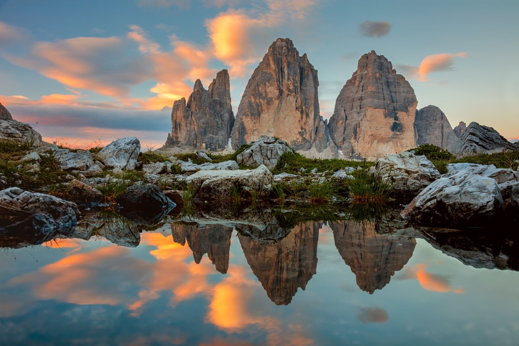 nickbutterrun's tweet photo. NOW BOOKABLE - 5 Nights guided mountains running in the Italian Dolomites! Run around the famous 3 peaks - aka Tre Cime di Lavaredo.⁠ Join us as we embark on an inclusive, casual paced run covering 65km over 5 days with 5000m elevation!⁠
⁠
https://t.co/LNYCrMjb0J  https://t.co/O6nsaKMQmp