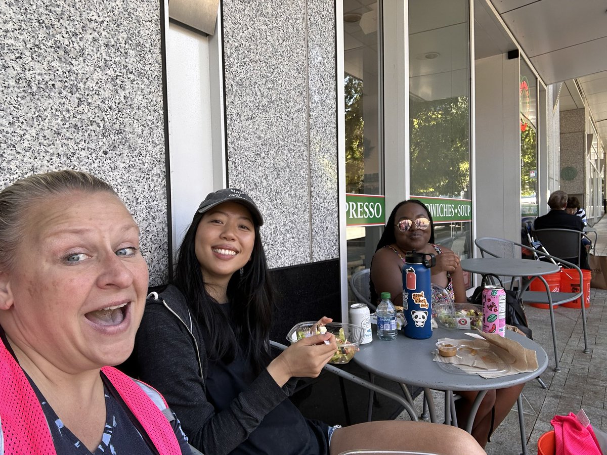 Christy Aleckson (@smartaleck88) on Twitter photo Great way to spend a Friday with the team <a href="/Single_PointFA/">SinglePointFinancial</a> participating in #webelieveinporrtland cleanup! Great way to spend a Friday with the team <a href="/Single_PointFA/">SinglePointFinancial</a> participating in #webelieveinporrtland cleanup!