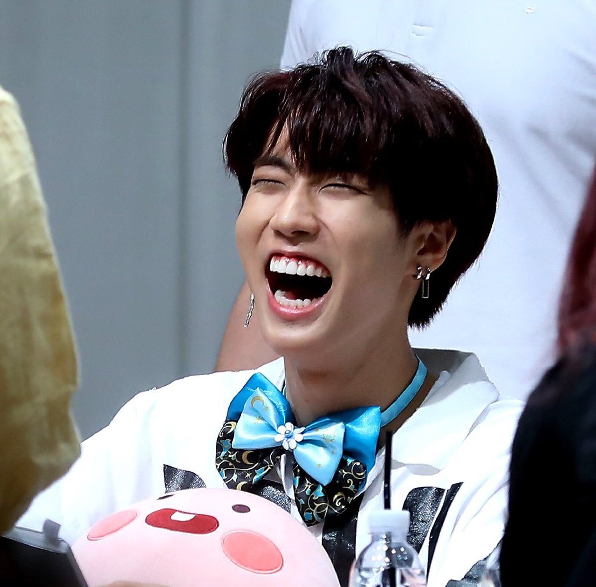 Han Jisung and his cute little habits that make me fall in love with him even more -a thread