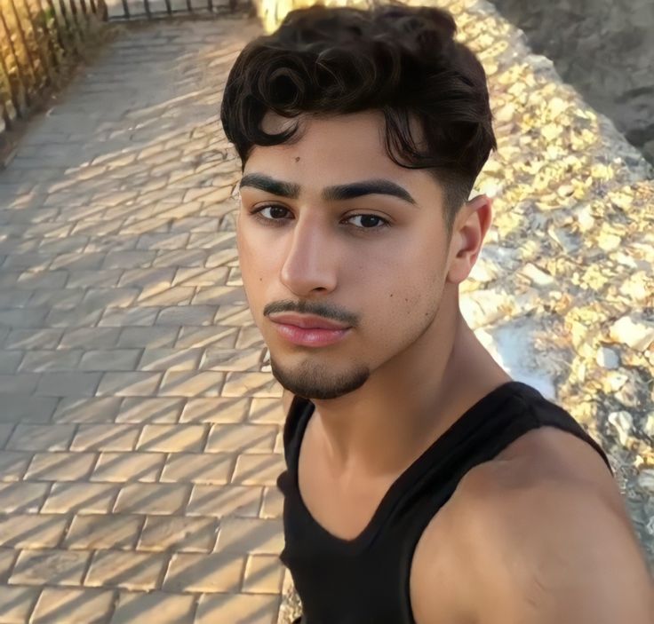 DaveRyun16830's tweet photo. I wake up like this before to go at gym 😈 https://t.co/dR6wzYkMl1