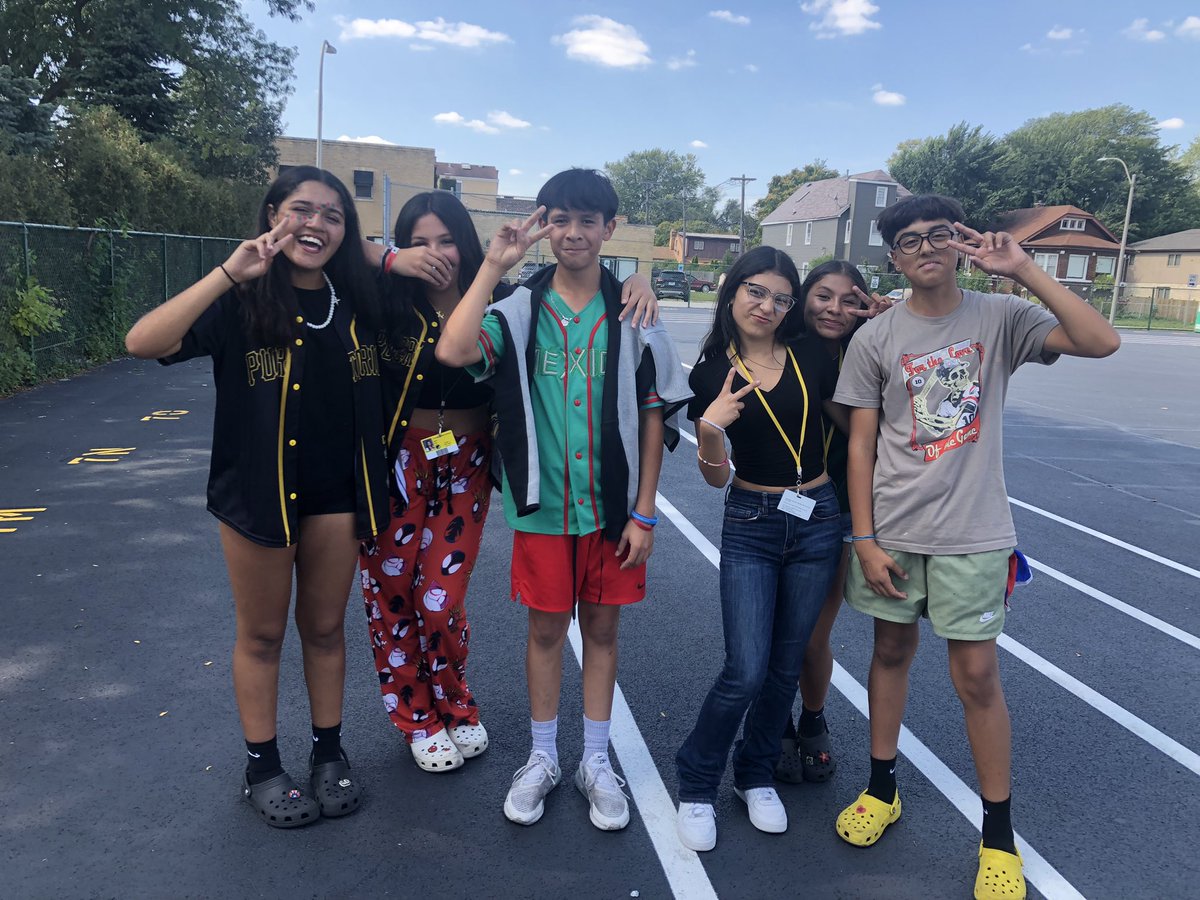 prpolasek's tweet photo. 7A winning the House challenge and enjoying some fun times outside. #BeEvergreen @c_lavin124 https://t.co/74Qgs194N0