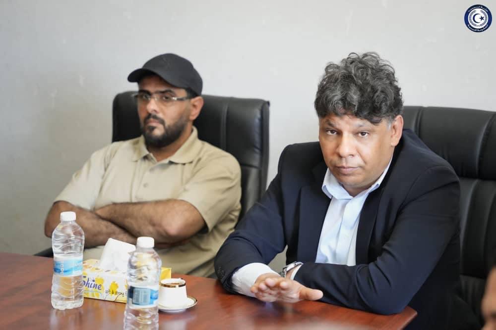 انتبهوا.. الصديق الصور نائب عام كذّاب لا يقدر يحقق لا مع مدني ولا عسكري..
نطالب مجددا بتحقيق دولي مستقل قادر على الوصول إلى الجميع دون أي حصانة بعيدا عن قضاء "الصديق النص" عارفين ليش يقولوله "النص"؟
حكاية يعرفها باشاغا وشريكهم الكرشيني جيدا.