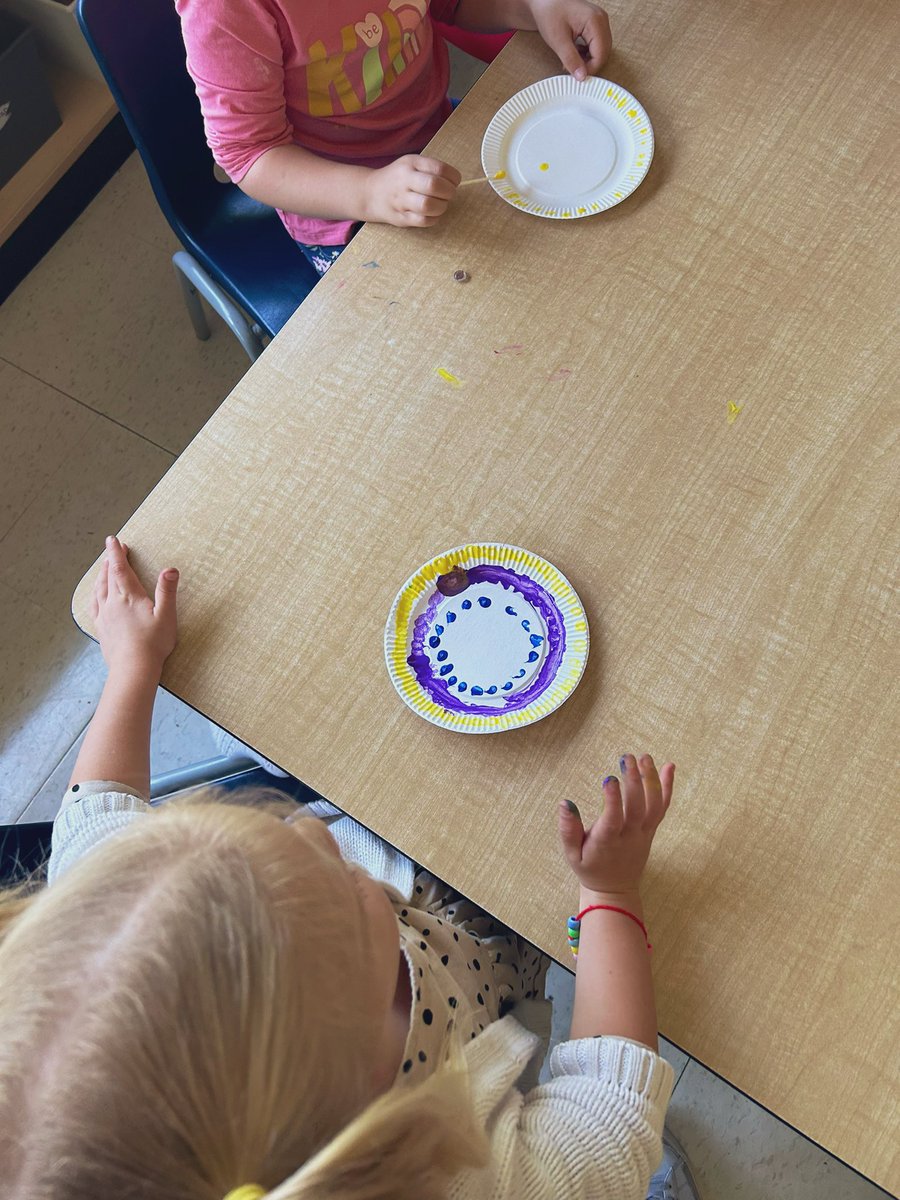 Ms. Kelloway 🍎 tweet media