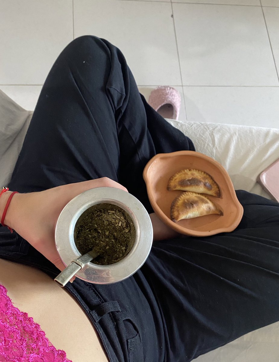 Merienda de mate y empanaditas.
Recomiendo