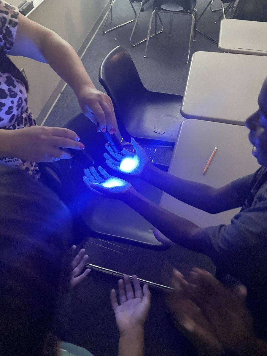 Shawn Flores (@sprennt) on Twitter photo 4th graders at Dunbar investigating if water, soap &water, or hand sanitizer is the best way to wash your hands <a href="/dunbargators/">Dunbar Middle School</a> <a href="/DISDGatorsLearn/">Dickinson ISD Curriculum & Instruction</a> <a href="/DISDSciencePK_5/">DISDSciencePK-5</a> #sciencematters 4th graders at Dunbar investigating if water, soap &water, or hand sanitizer is the best way to wash your hands <a href="/dunbargators/">Dunbar Middle School</a> <a href="/DISDGatorsLearn/">Dickinson ISD Curriculum & Instruction</a> <a href="/DISDSciencePK_5/">DISDSciencePK-5</a> #sciencematters