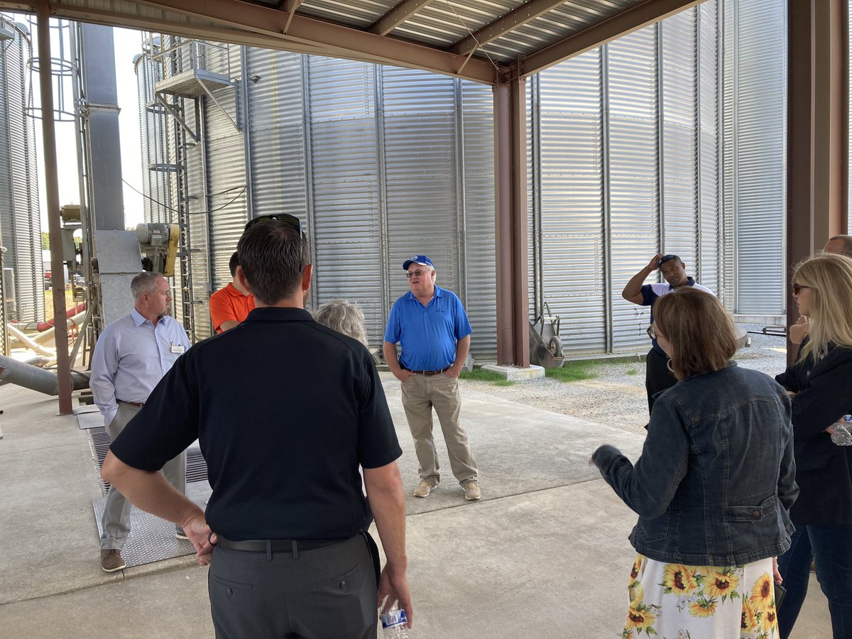 stouney_12's tweet photo. We had a great Ag Day for our Leadership Murray class. I enjoyed learning more about the technological advances, spray drones and digital solutions to assist farmers, as well as  the history of farming in this area. Thank you to everyone who planned and provided the day for us! https://t.co/CxEZ0HWgSK
