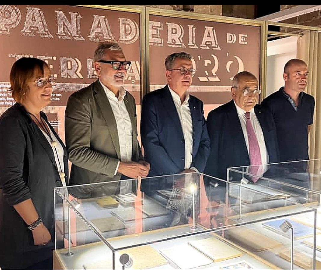 Avui a l'exposició sobre el gran científic Joan Oró, i com sempre reivindicant que l'Observatori Astronomic del Montsec és a #santestevedelasarga
#pallarsjussa
#altpirineuiaran
