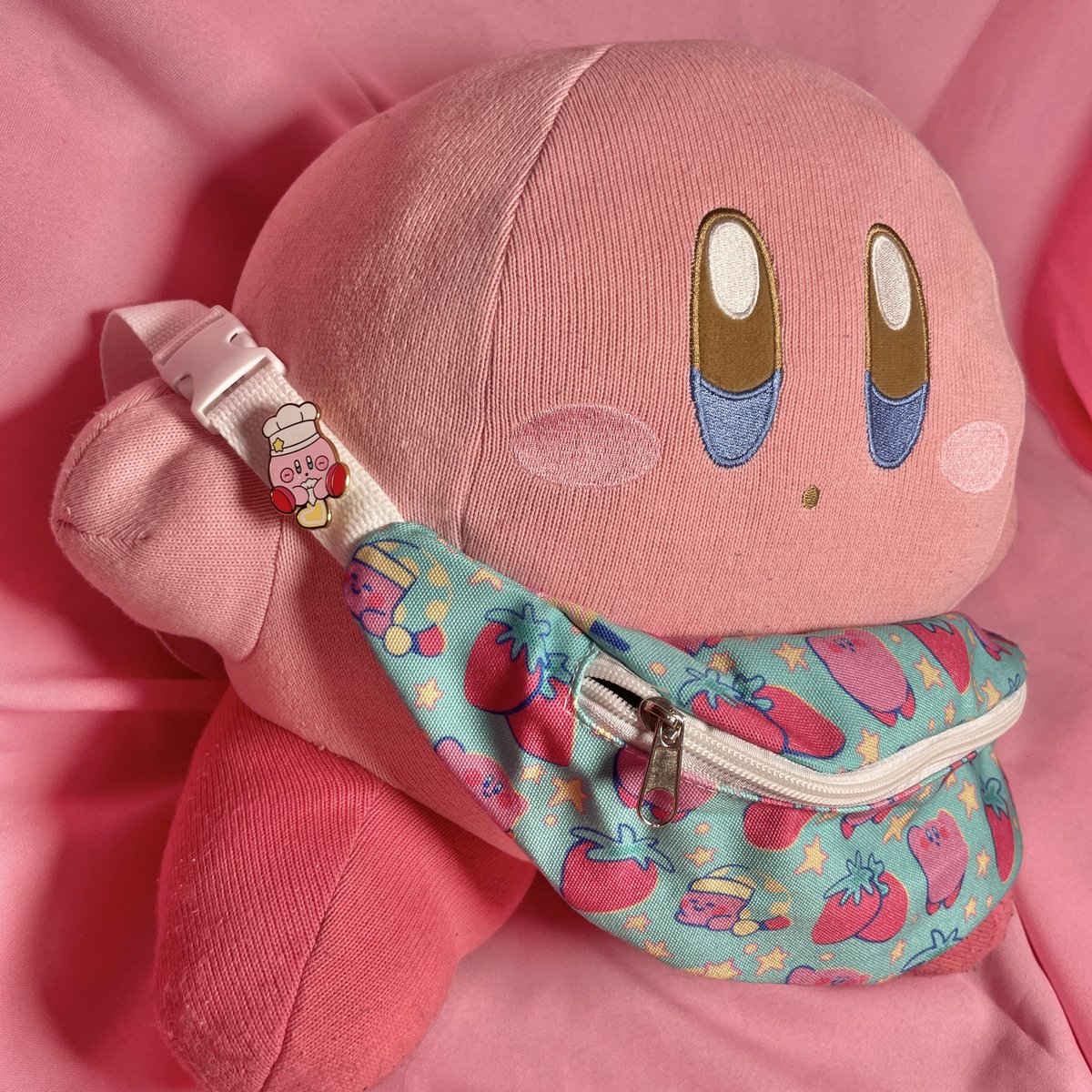 easybriizydraws's tweet photo. NEW GOODIES AVAILABLE NOW! 🎉 It took a while but I finally got everything on my site! Go treat yourself to some cute goods this weekend 💗 https://t.co/AuZascytxf