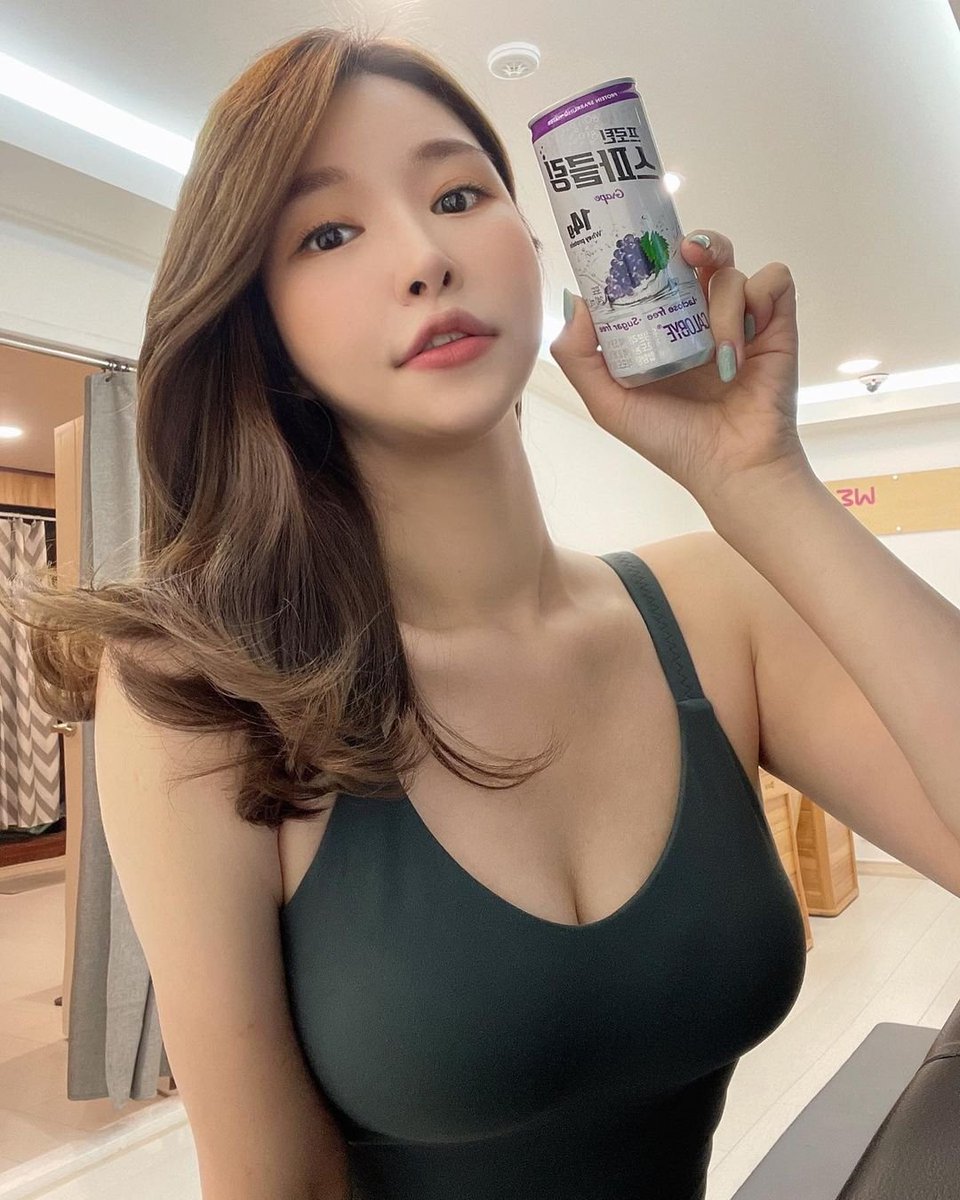 So happy to be able to drink this in the America!😍 Are there any American friends here?