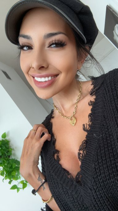 Have a good weekend guys https://t.co/vkLS348d83