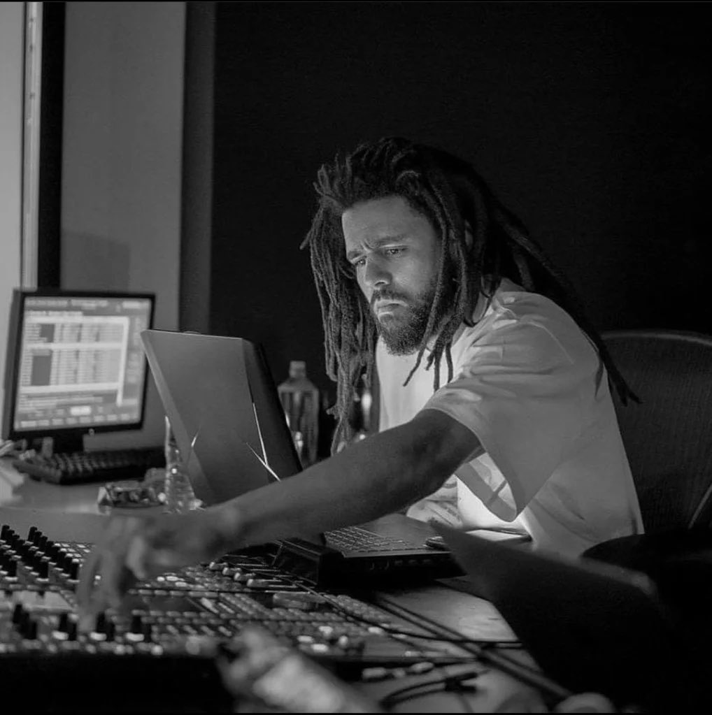 Team DREAMVILLE tweet media