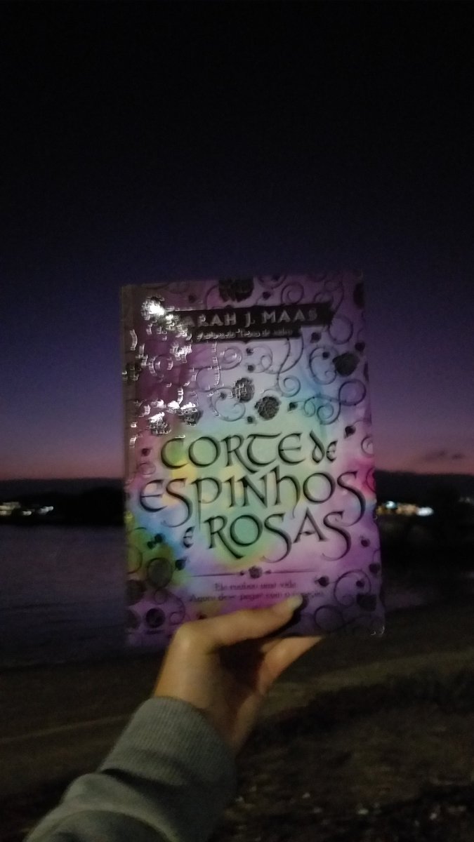 https_nathy555's tweet photo. O céu tá combinando com o meu livro 💜 https://t.co/UjuDd9AS68