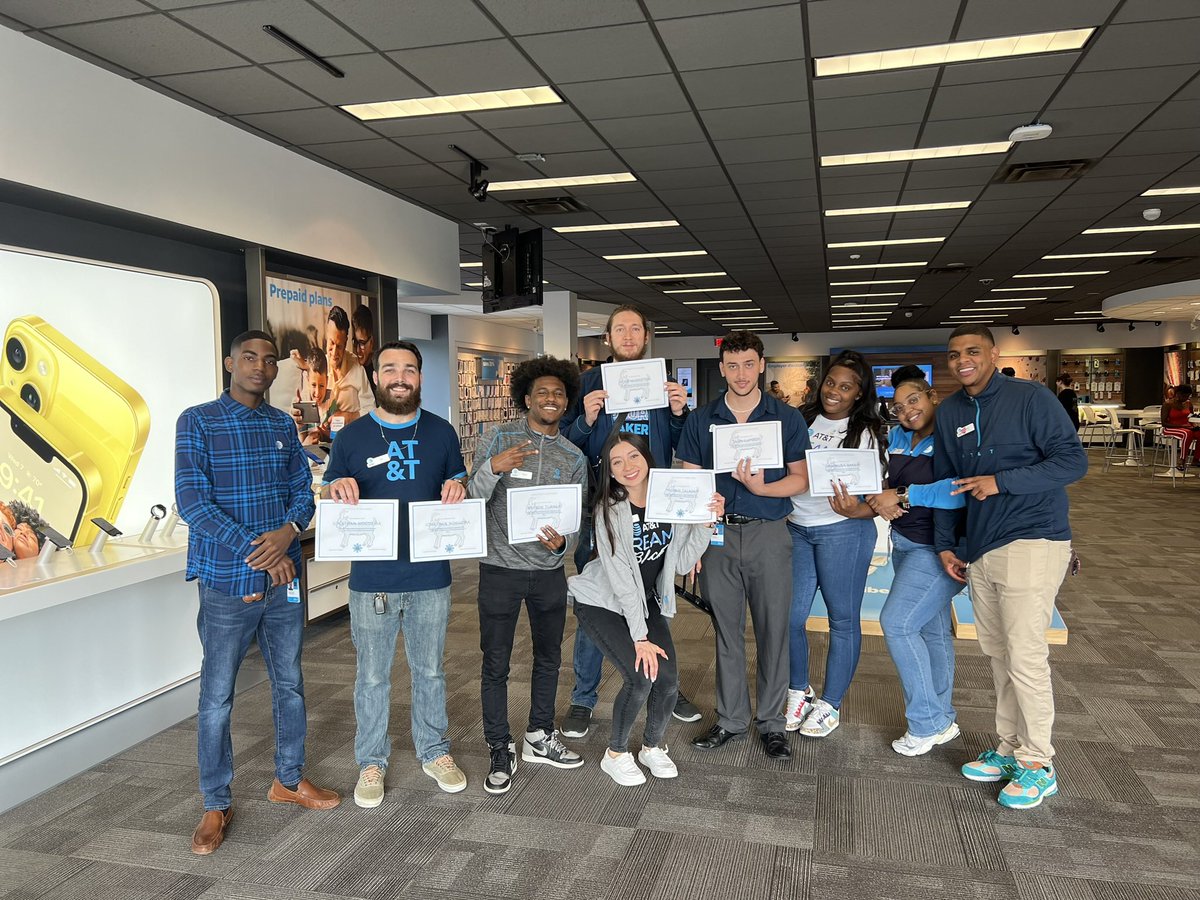 Coach Mel🍃 tweet media