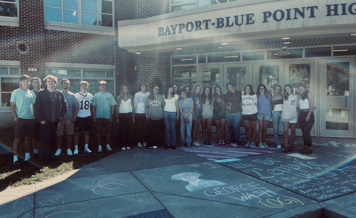 BBPSchools's tweet photo. Another great day at #BBP! We can’t get enough of this HS project & the 🌈 for the group photo is the icing on the cake! 🇺🇸#RainbowsAndSunshine #outdoorlearning #FunAtBBP @BBPHSPhantoms https://t.co/rXlcRZNOlV