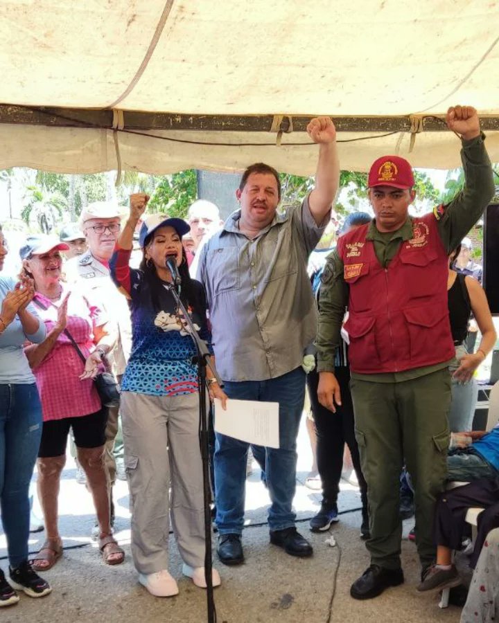 FNNSimon's tweet photo. En un hermoso día nos reunimos para inaugurar la Casa de los Niños "General en Jefe Jorge Luis García Carneiro" en el estado Nueva Esparta.

En esta nueva CDN 40 niños, niñas y adolescentes contarán con educación, recreación, alimentación y mucho más para su crecimiento. https://t.co/ixhMIFmdhE