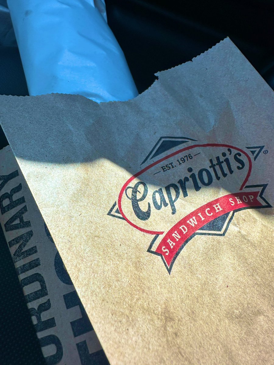 IllyNOTLilly's tweet photo. I went grocery shopping, but I came back with the Bobby
If you know, you know
#Capriottis https://t.co/oa1fUgHvEb