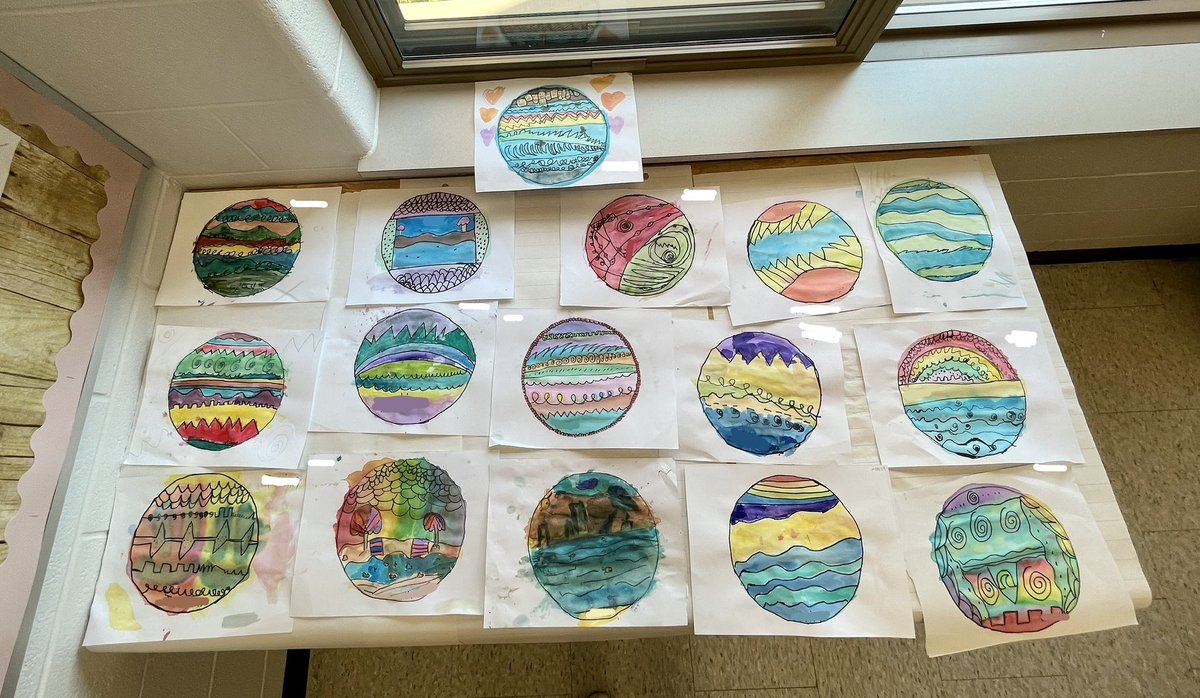 missclaviolette's tweet photo. DOT DAY! 🟠 Ss compared and contrasted Vashti from the beginning of the story to the end of the story. Ss noticed Vashti changed her fixed mindset into a growth mindset and encouraged others to do the same. We ended our day with creating our own dot art! @STCTimberwolves https://t.co/ksfsu5I3lA