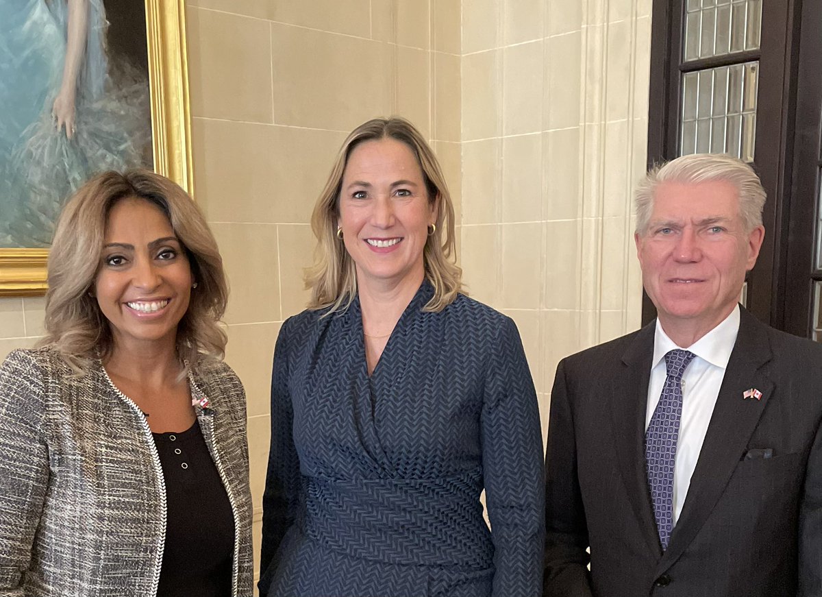 Proud to have <a href="/1CUSBA/">Canada-US Busi Ass'n</a> President <a href="/laurietannous/">Law Offices of Laurie Tannous</a> and past President <a href="/Mrhhigh/">Mark High</a> meet with <a href="/KirstenHillmanA/">Kirsten Hillman</a> at <a href="/DetroitChamber/">Detroit Regional Chamber</a> lunch this week. She is amazing. #BetterTogether