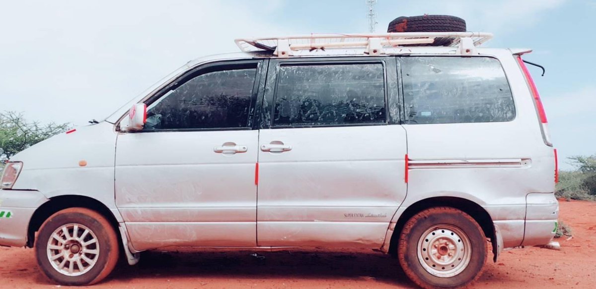 HanadM's tweet photo. Military sources confirm #Somali government forces intercepted a Toyota Noah in #RunNirgood, Middle Shabelle. The vehicle was loaded with emergency medical supplies, including injections & medicine, intended for AlShabaab militants. This disrupts vital supply lines of #AlShabaab. https://t.co/XMdTXFlUtk