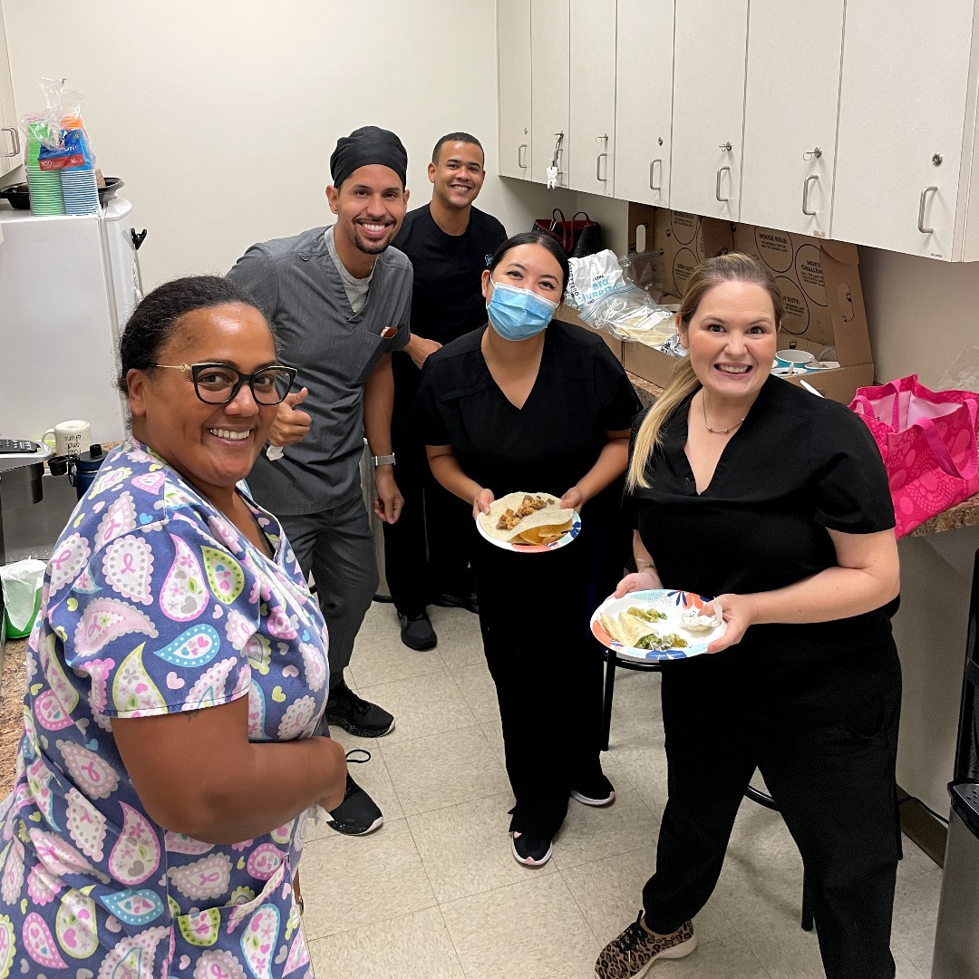 We enjoyed a nice team lunch to welcome Dr. Rueda. Our team is excited about showing Winter Haven how pleasant (yes! pleasant) a visit to the dentist can be.🦷💚💙