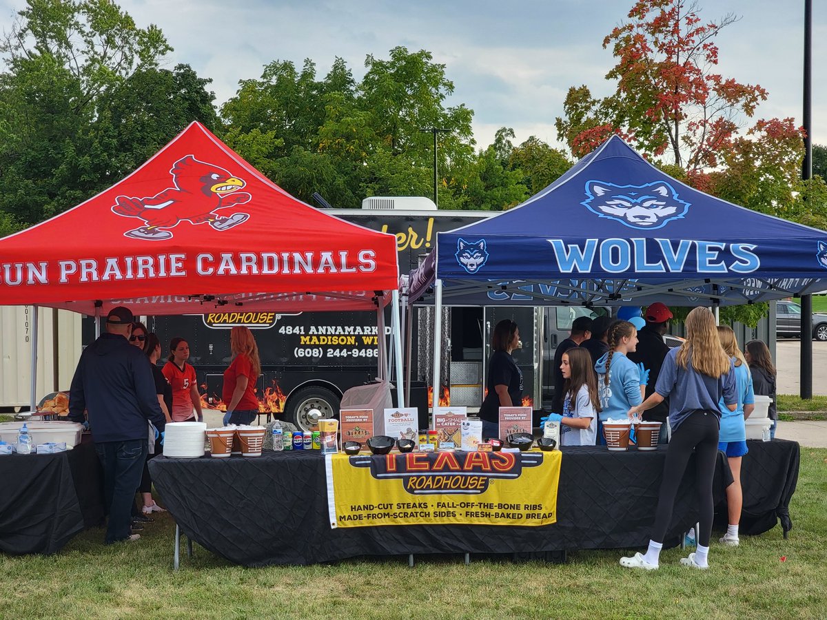 WestWolvesFB's tweet photo. Beautiful night for the #BorderBlitz !
Game is at 7pm against @SunPrairieFB
Tailgate starts....NOW!
Be sure to stop on by! https://t.co/stNyT9985j