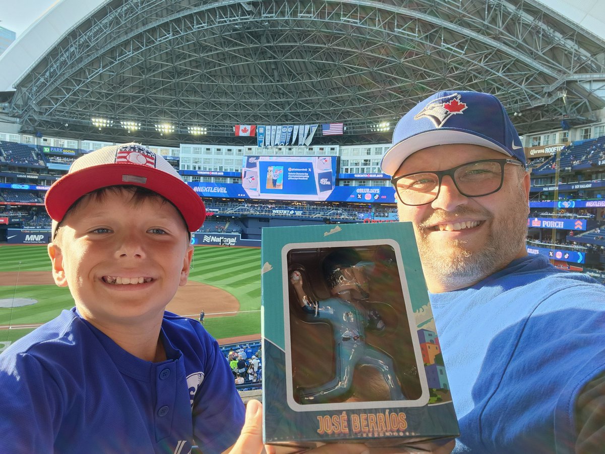ChrisGanowski's tweet photo. Let's go Blue Jays! #NextLevel https://t.co/jwaqS6a9Ts