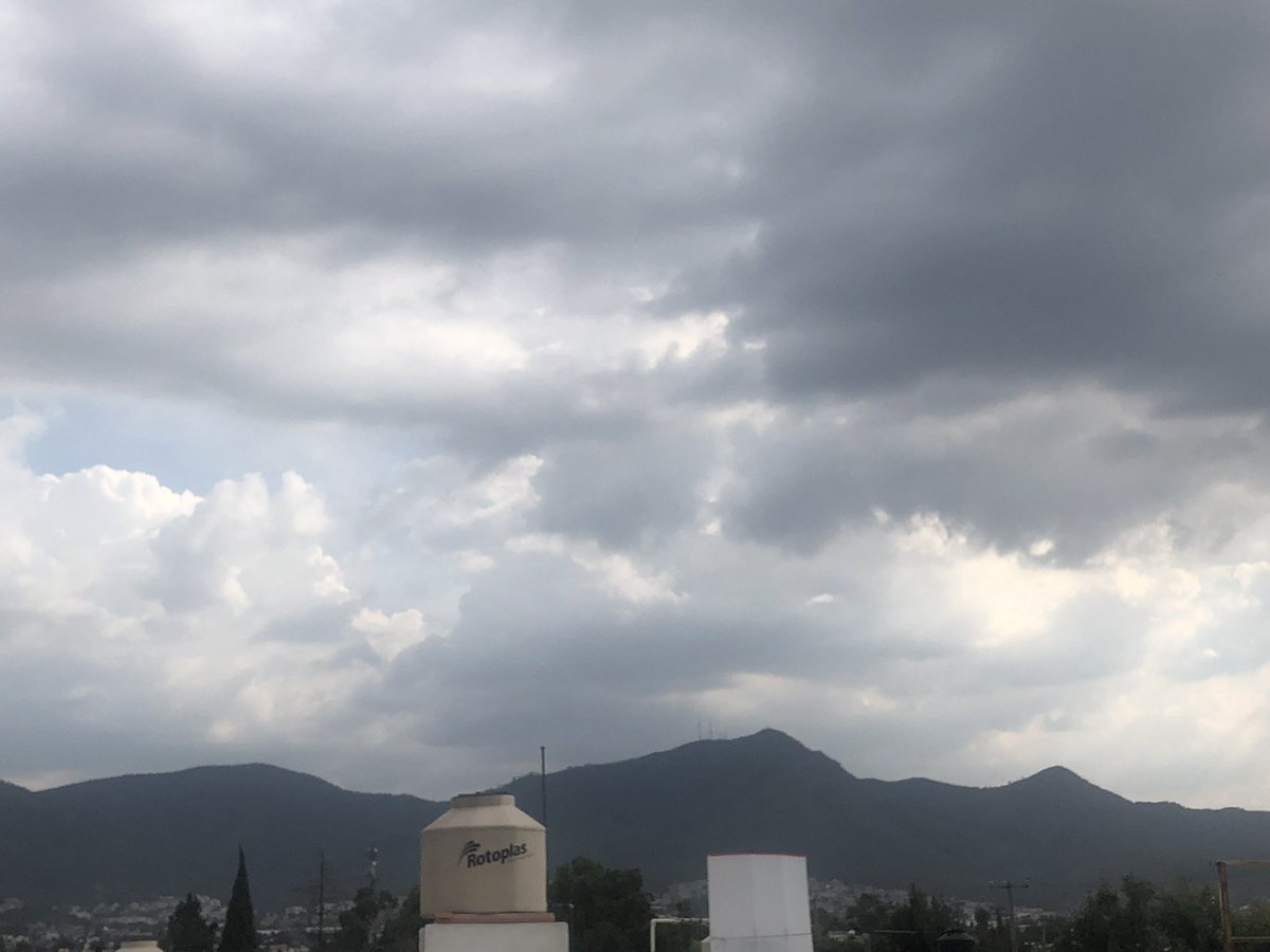 AndreiC2428's tweet photo. Actualización: #nubes
Stratucumulus Sc
Cumulus Cu
Nimbustratus Ns
Sierra de Guadalupe
16:04 Coacalco de berriozabal
Cielo completamente nublado octas 7/8 https://t.co/drmcyTt5iR