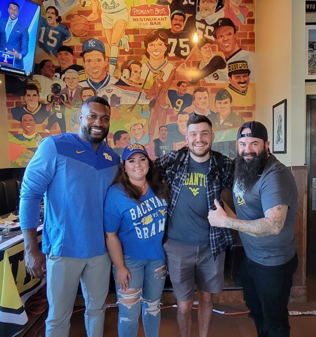 gopenszigg8771's tweet photo. Find yourself a girl that'll Bring The Ruckus daaahn to Morgantown!! Love ya bae!! #FanMorningShow #HailToPitt #CheersBeerMountaineers
@_adamcrowley @scorindorin https://t.co/RO8o7bX10X