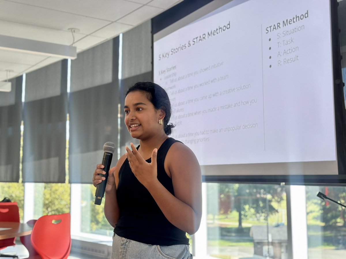 BrkThroughUMD's tweet image. Nearly 100 students joined us today at our Career Bootcamp with @I4C_UMD!

We worked on pair-and-share resume reviews, #ElevatorPitch workshopping and #TechnicalInterview practice.