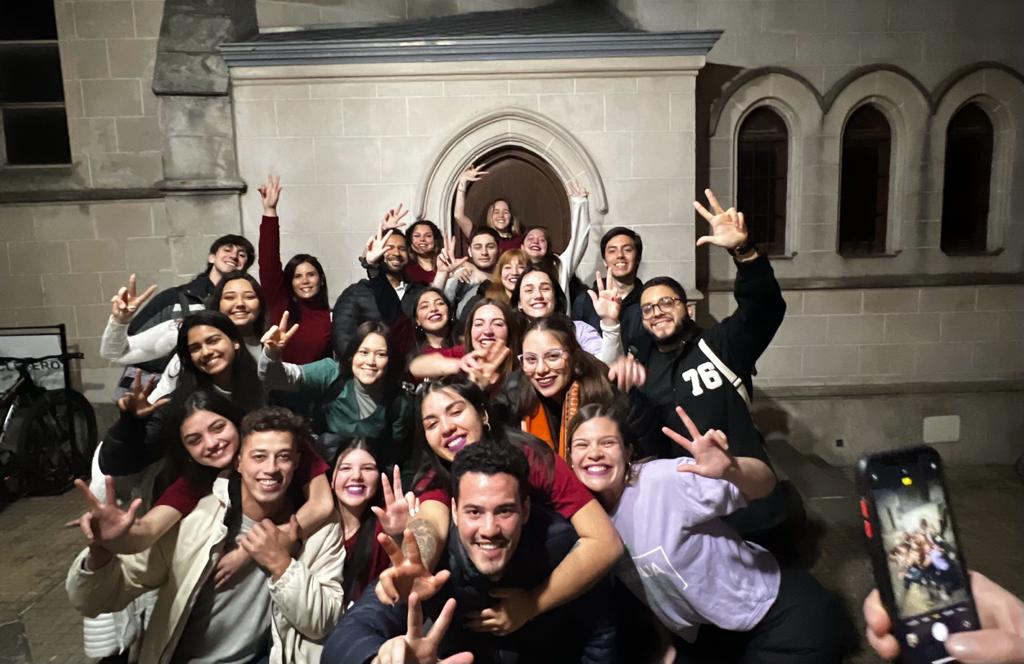 Abran paso la Franja ya llego. Tremenda banda <a href="/FranjaMdp/">Franja Morada MDP</a>  en medicina