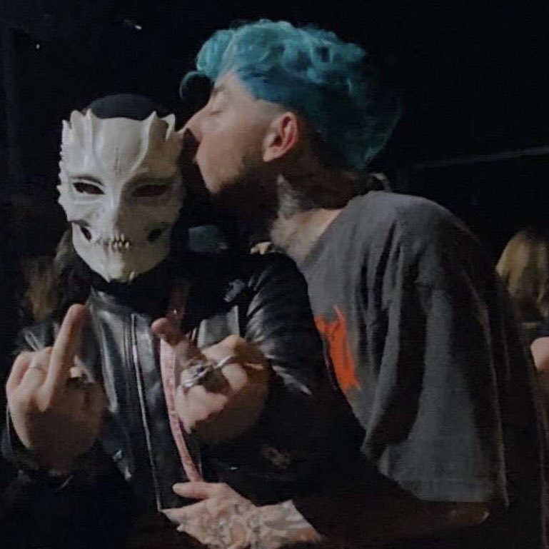 SavageGasp's tweet photo. happy bday to my best fren in the world 🖤 september 15th is officially kam day https://t.co/ATmAoY5vPe
